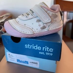 Stride rite 4W toddler shoes